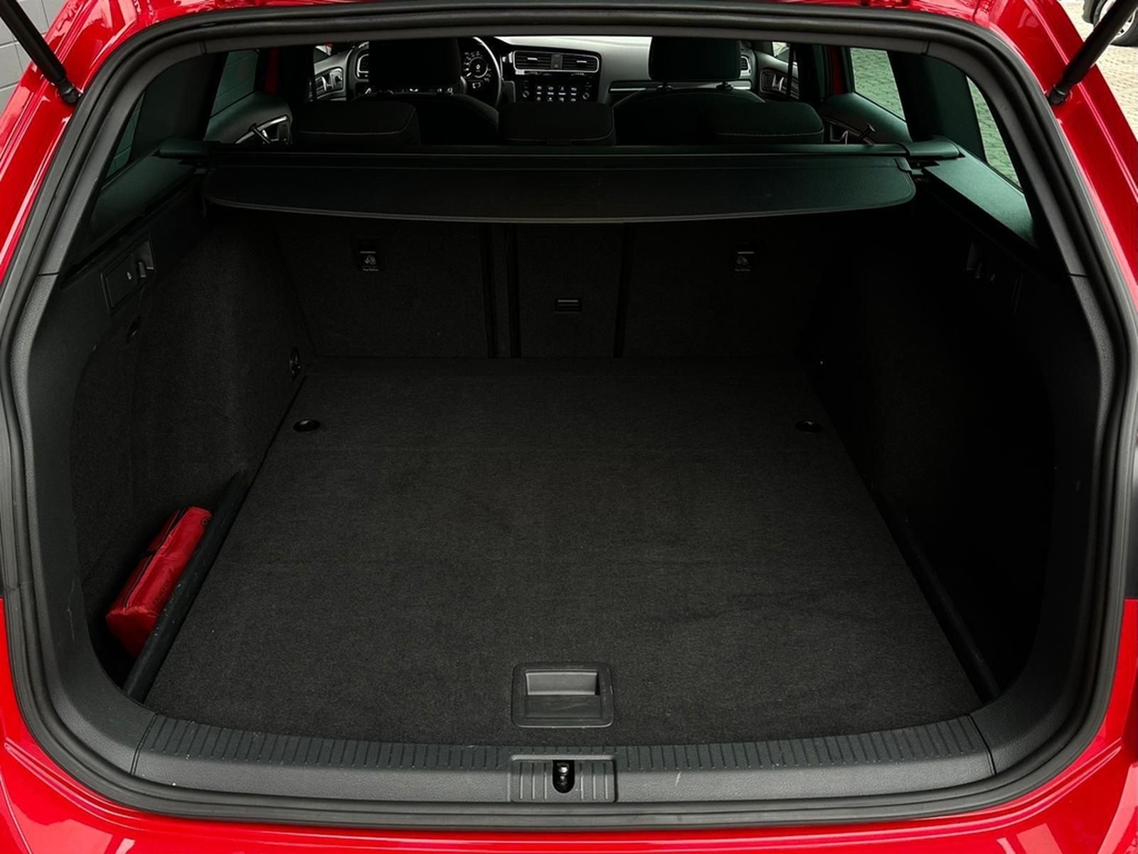 Volkswagen Golf R 2.0TSI 4M* LED#SHZ#FH#PANO#KEYLES#VIRTUAL foto 7