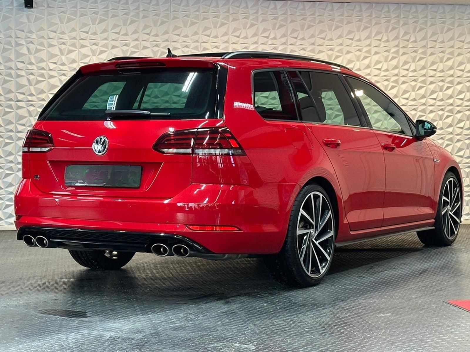 Volkswagen Golf R 2.0TSI 4M* LED#SHZ#FH#PANO#KEYLES#VIRTUAL foto 8