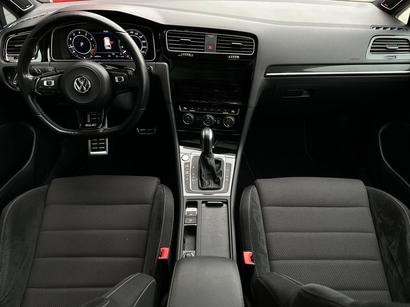 Volkswagen Golf R 2.0TSI 4M* LED#SHZ#FH#PANO#KEYLES#VIRTUAL foto 10