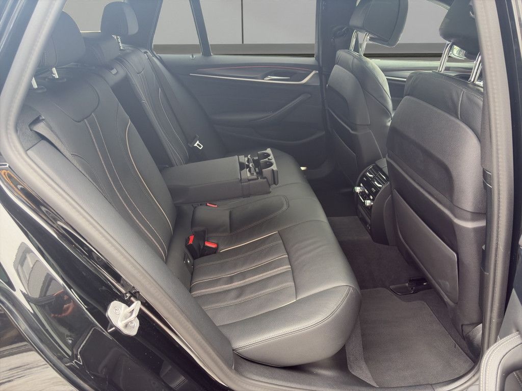 BMW 530d T. M-SPORT LASER NAV HUD PANO 360° 18" AHK foto 6