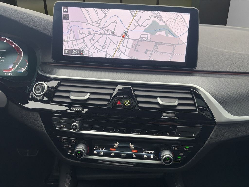 BMW 530d T. M-SPORT LASER NAV HUD PANO 360° 18" AHK foto 10