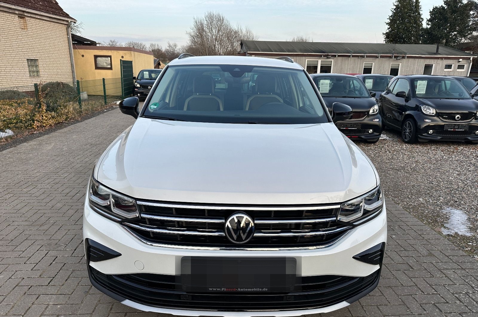 Volkswagen Tiguan Urban SPORT-150PS-LED-ACC-AHK-360°KAM foto 2