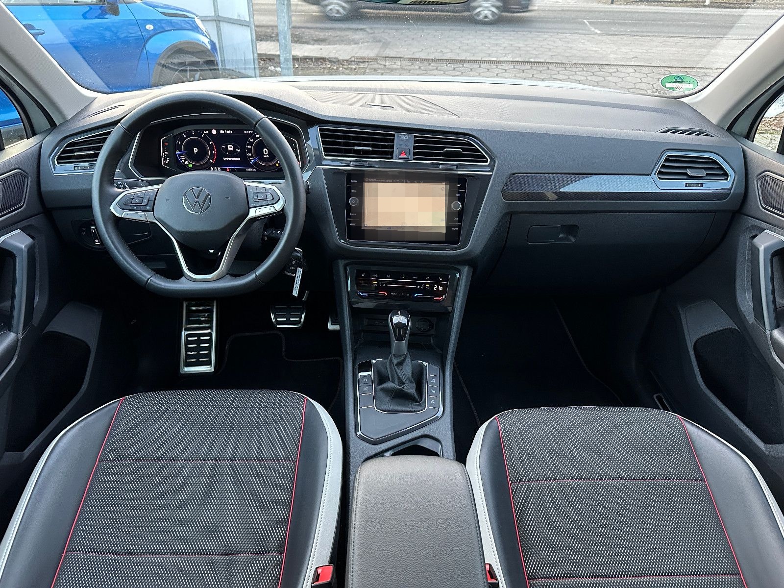 Volkswagen Tiguan Urban SPORT-150PS-LED-ACC-AHK-360°KAM foto 15