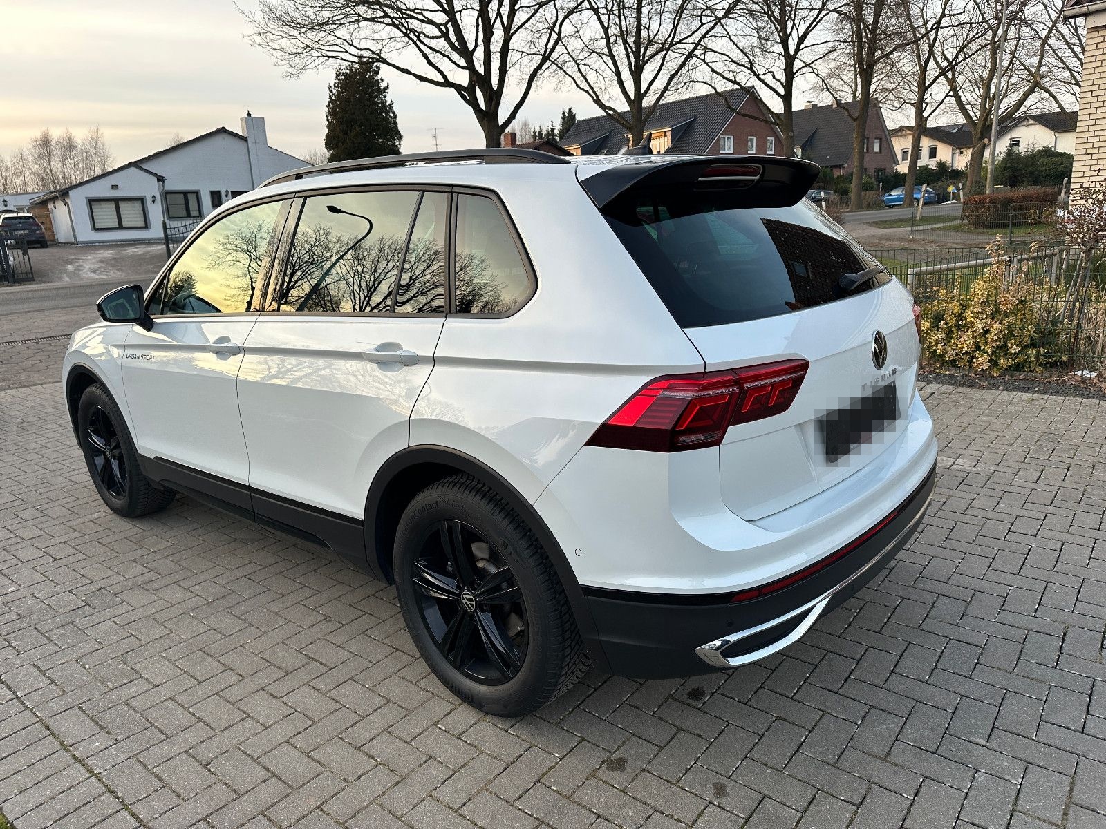 Volkswagen Tiguan Urban SPORT-150PS-LED-ACC-AHK-360°KAM foto 5
