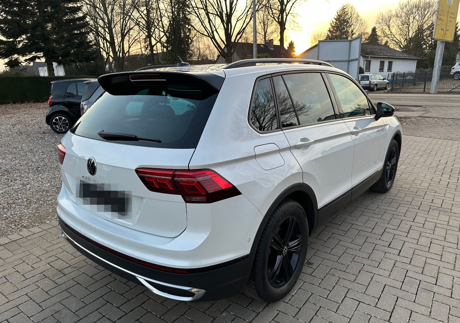 Volkswagen Tiguan Urban SPORT-150PS-LED-ACC-AHK-360°KAM foto 7