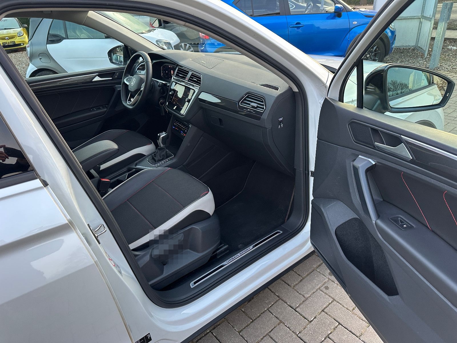Volkswagen Tiguan Urban SPORT-150PS-LED-ACC-AHK-360°KAM foto 10