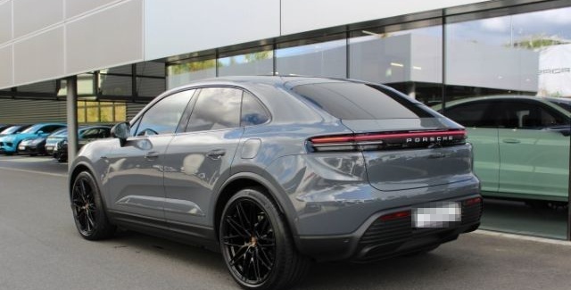 Porsche Macan 4 foto 3