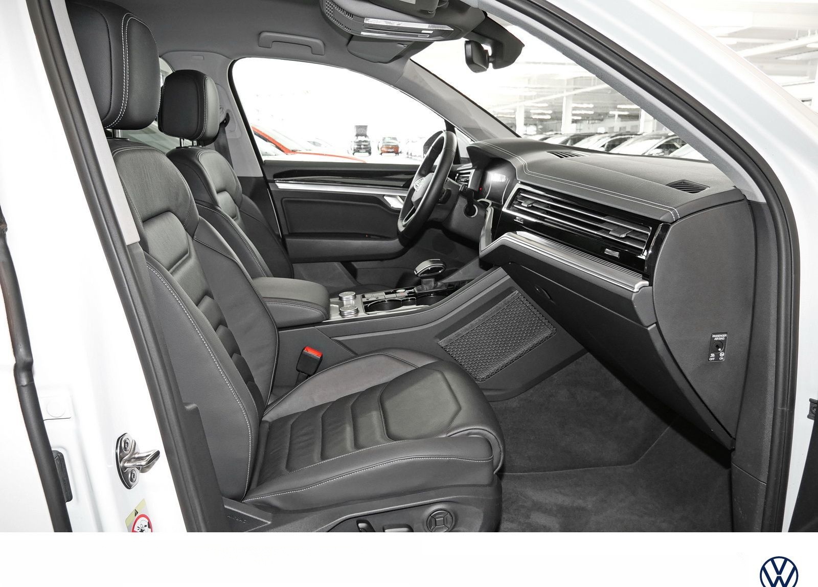 Volkswagen Touareg 3.0 TDI R-Line 4Motion Navi AHK Kamera u foto 12