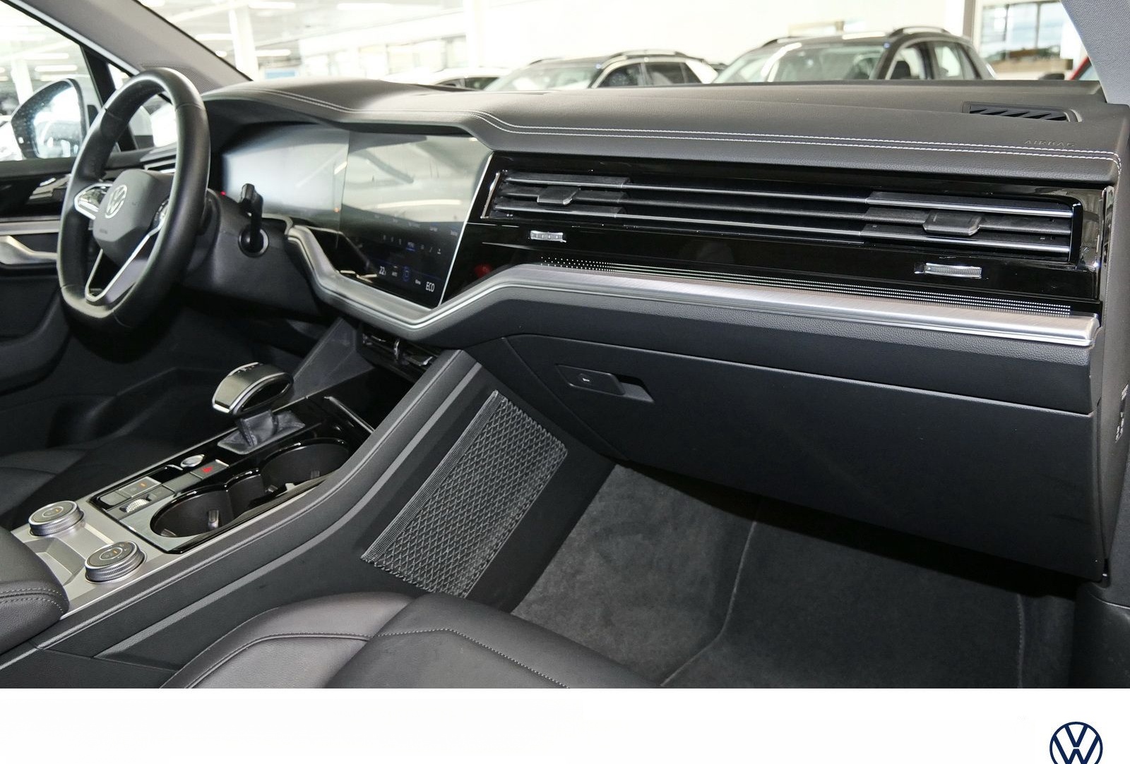 Volkswagen Touareg 3.0 TDI R-Line 4Motion Navi AHK Kamera u foto 13