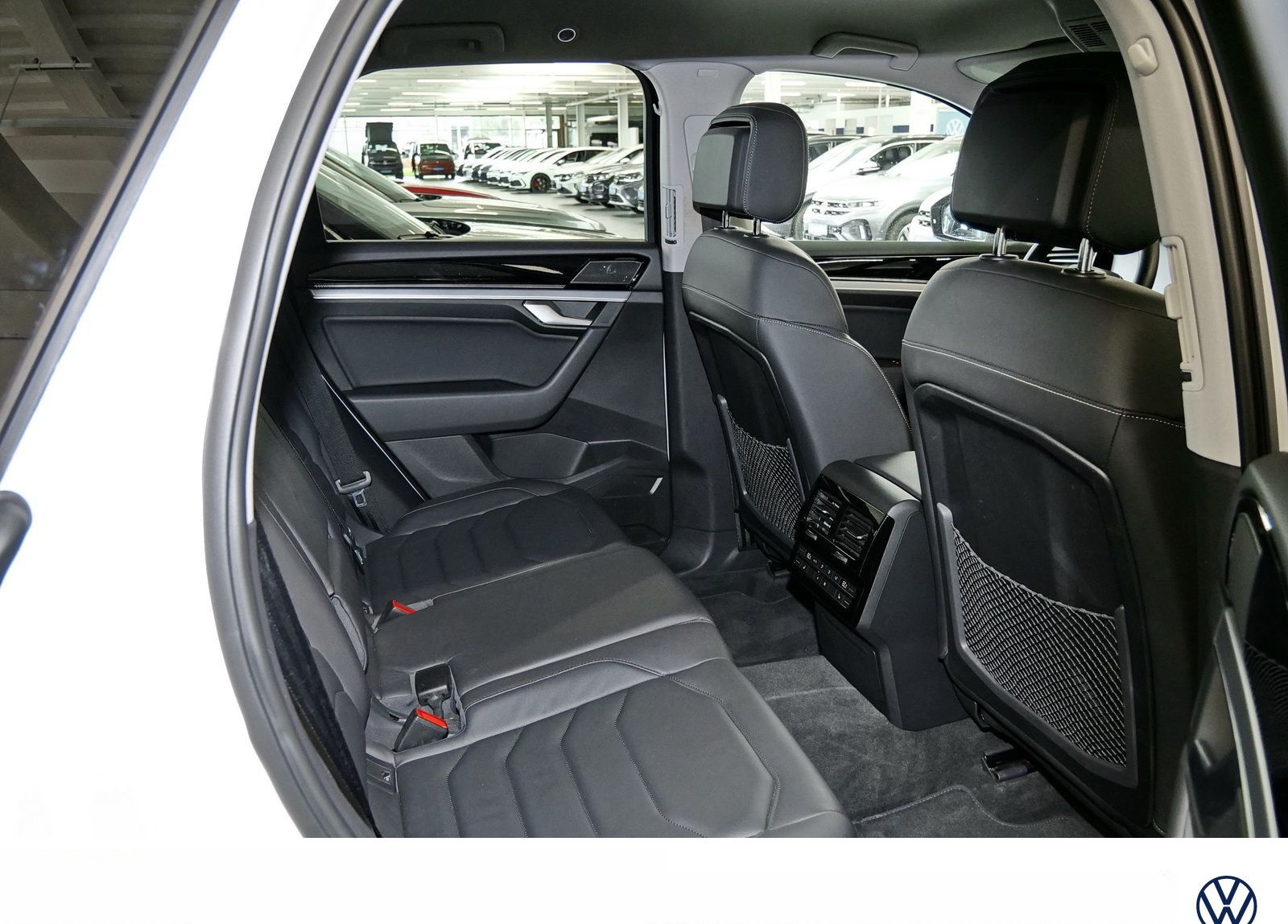 Volkswagen Touareg 3.0 TDI R-Line 4Motion Navi AHK Kamera u foto 16