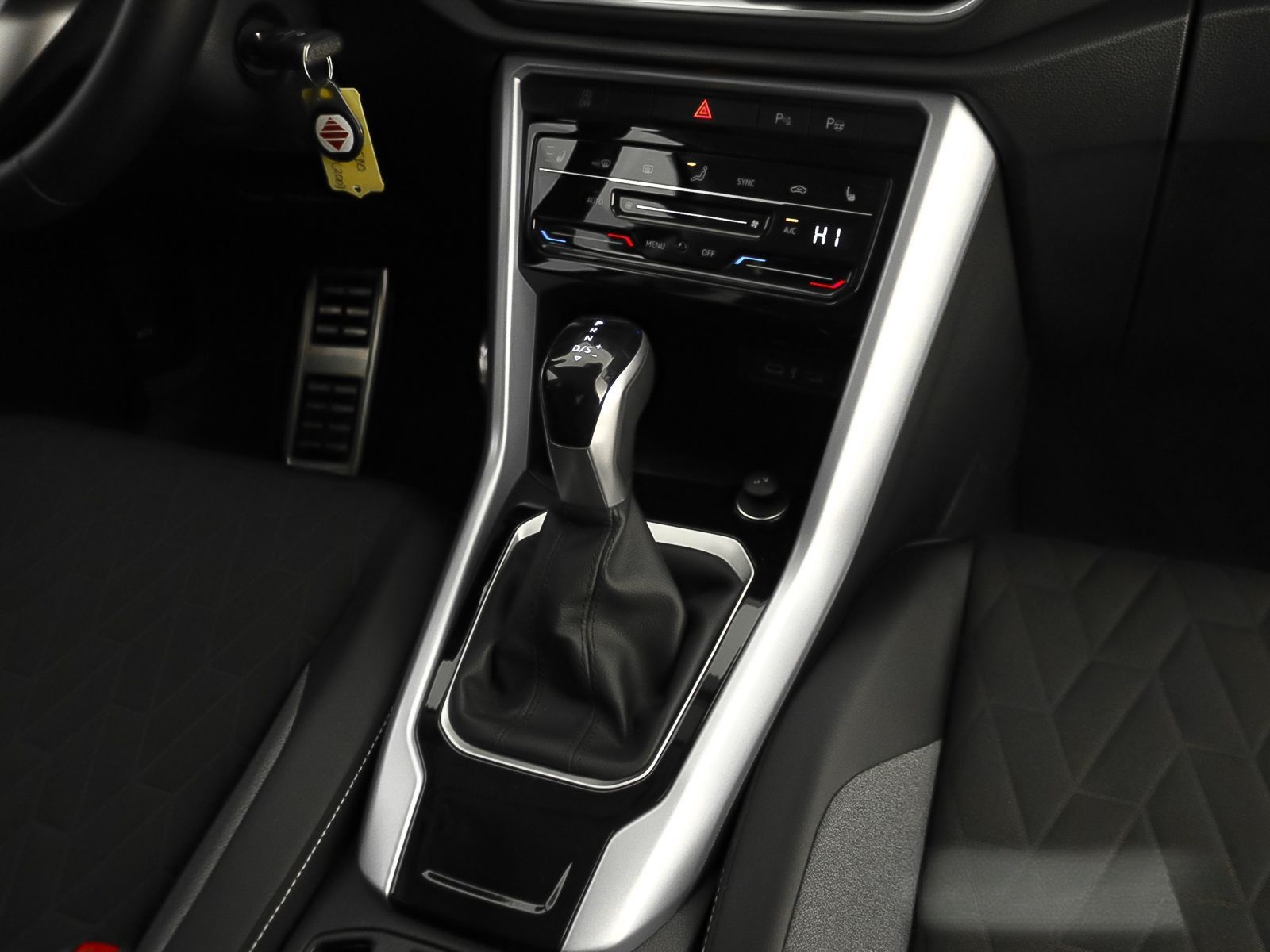 Volkswagen T-ROC 2.0 TDI GOAL Navi LED+ AHK R-KAM ACC 17" foto 17