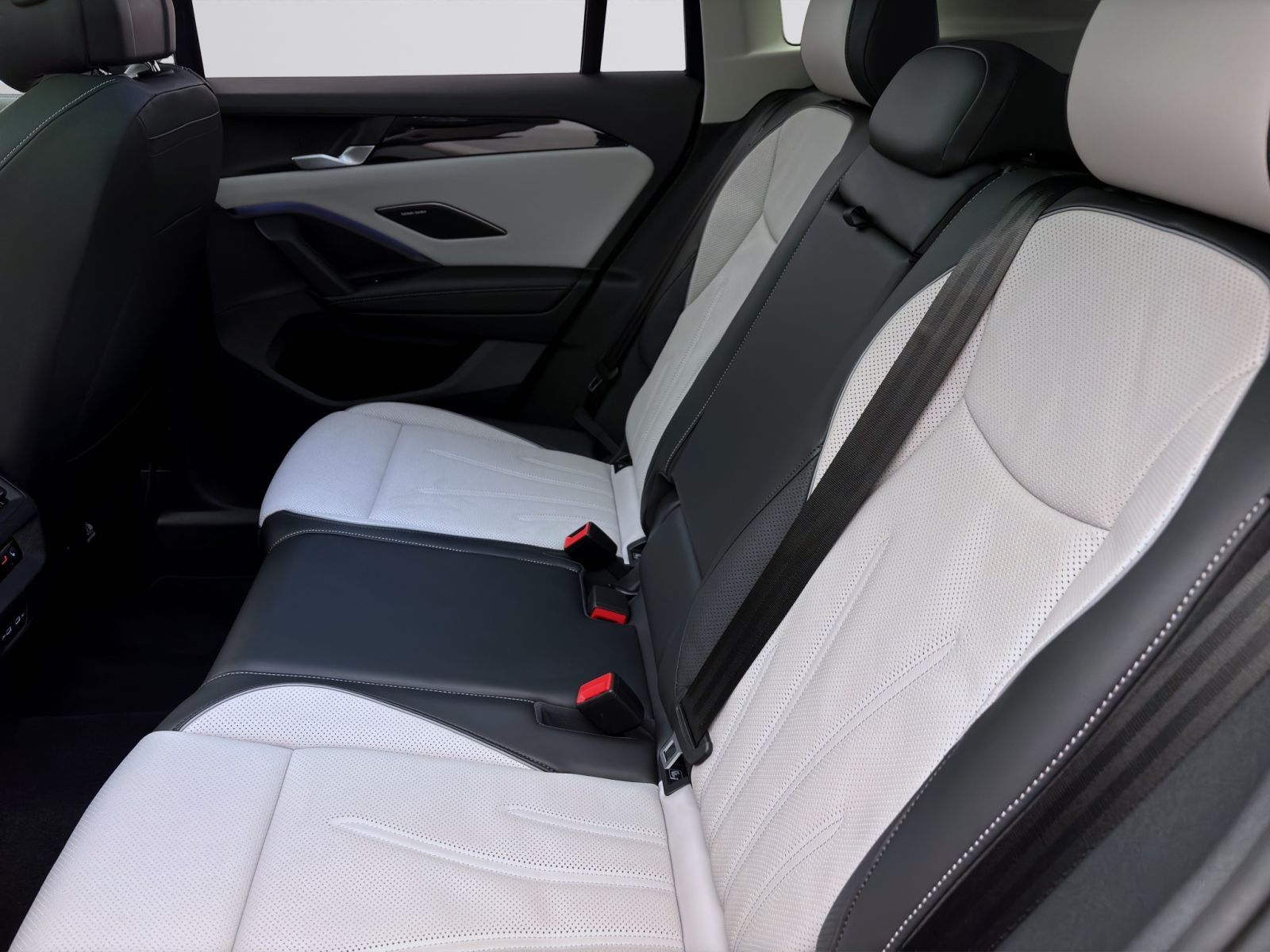 Volkswagen Tiguan 2.0 TDI DSG 4M ELEGANCE STDHZG PANO AHK L foto 15