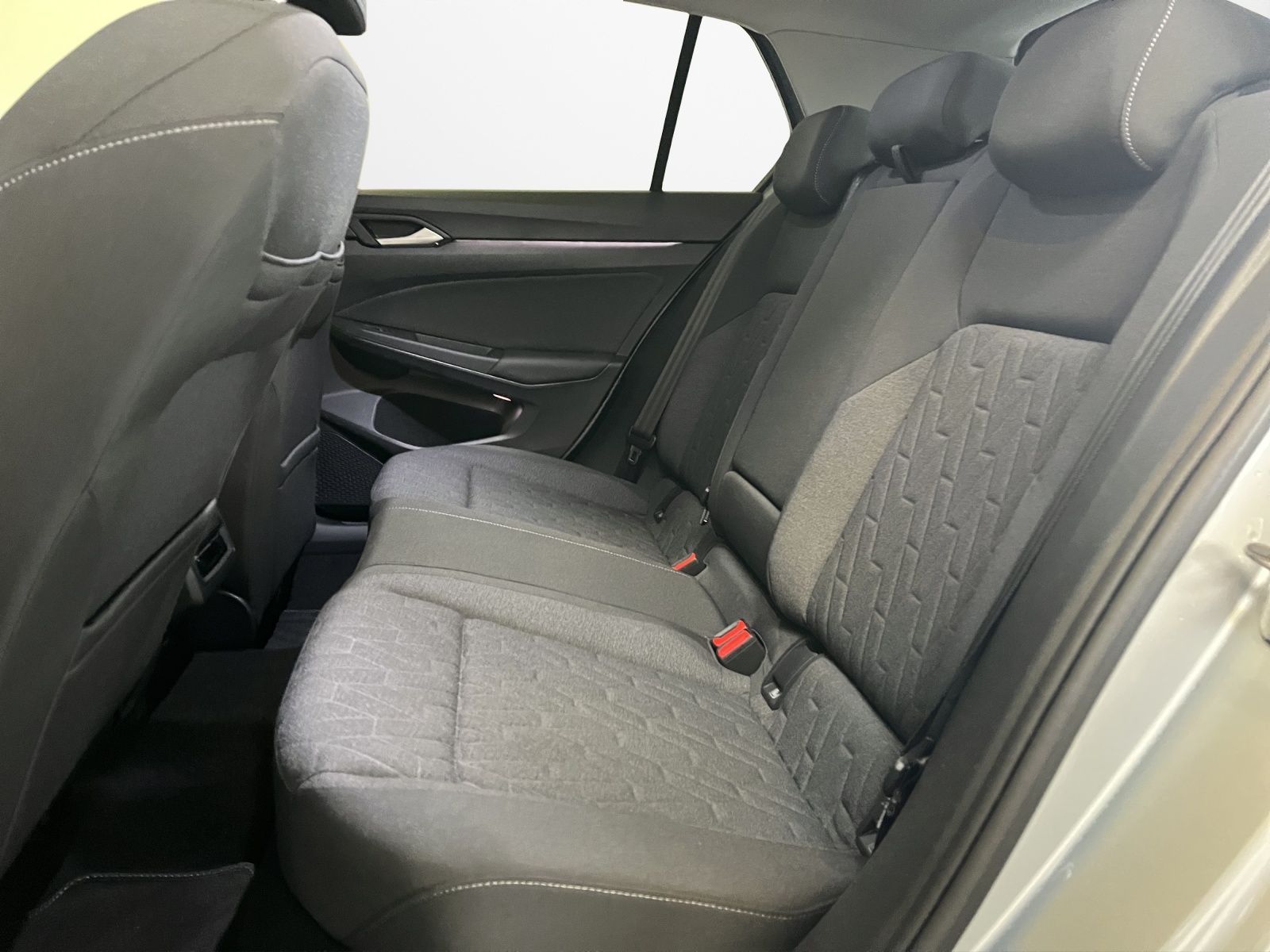 Volkswagen Golf 1.5 TSI Life  HeadUp Navi LED Kamera PDC LM foto 12