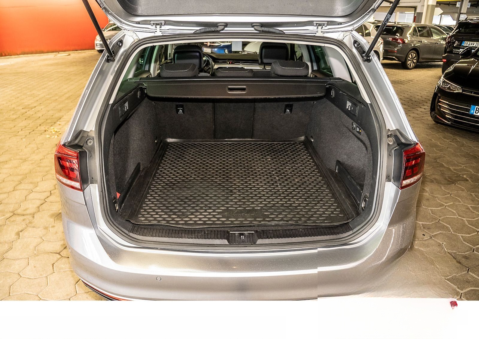 Volkswagen Passat Variant Business 2.0 TDI DSG Navi AHK LED foto 10