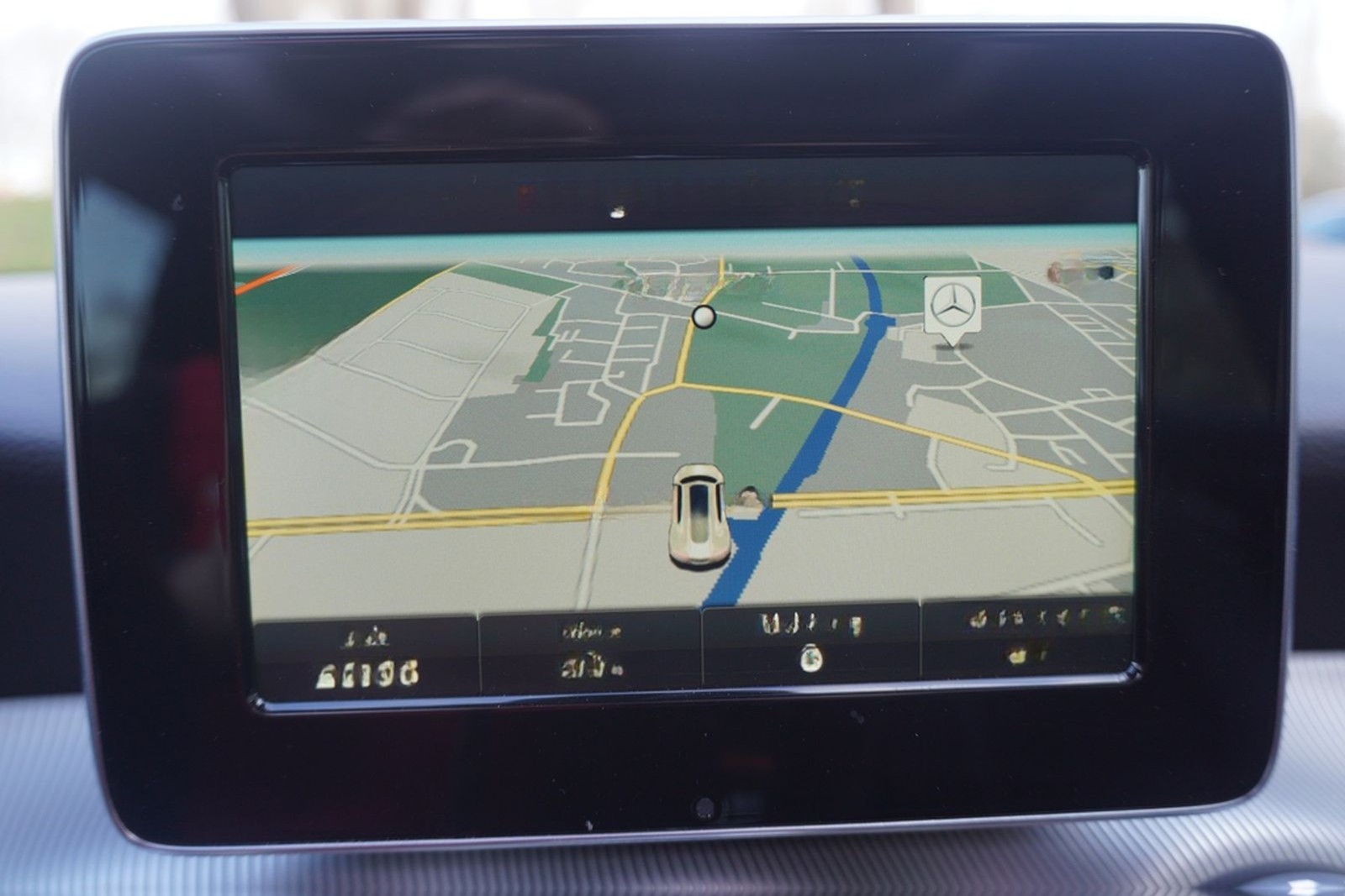 Mercedes-Benz GLA 200 d Navi Sitzheizung Bi-Xenon Panorama foto 25