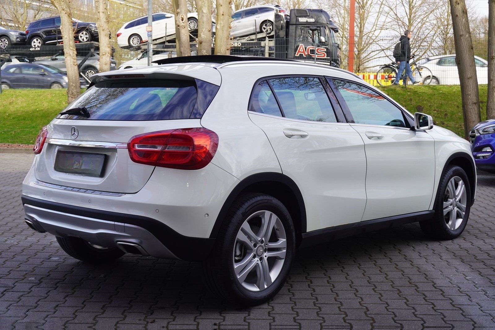 Mercedes-Benz GLA 200 d Navi Sitzheizung Bi-Xenon Panorama foto 6
