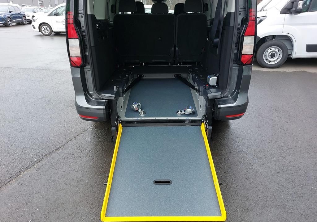 Volkswagen Caddy Maxi VW Caddy Maxi 1,5 TSI DSG Rollstuhlu foto 15