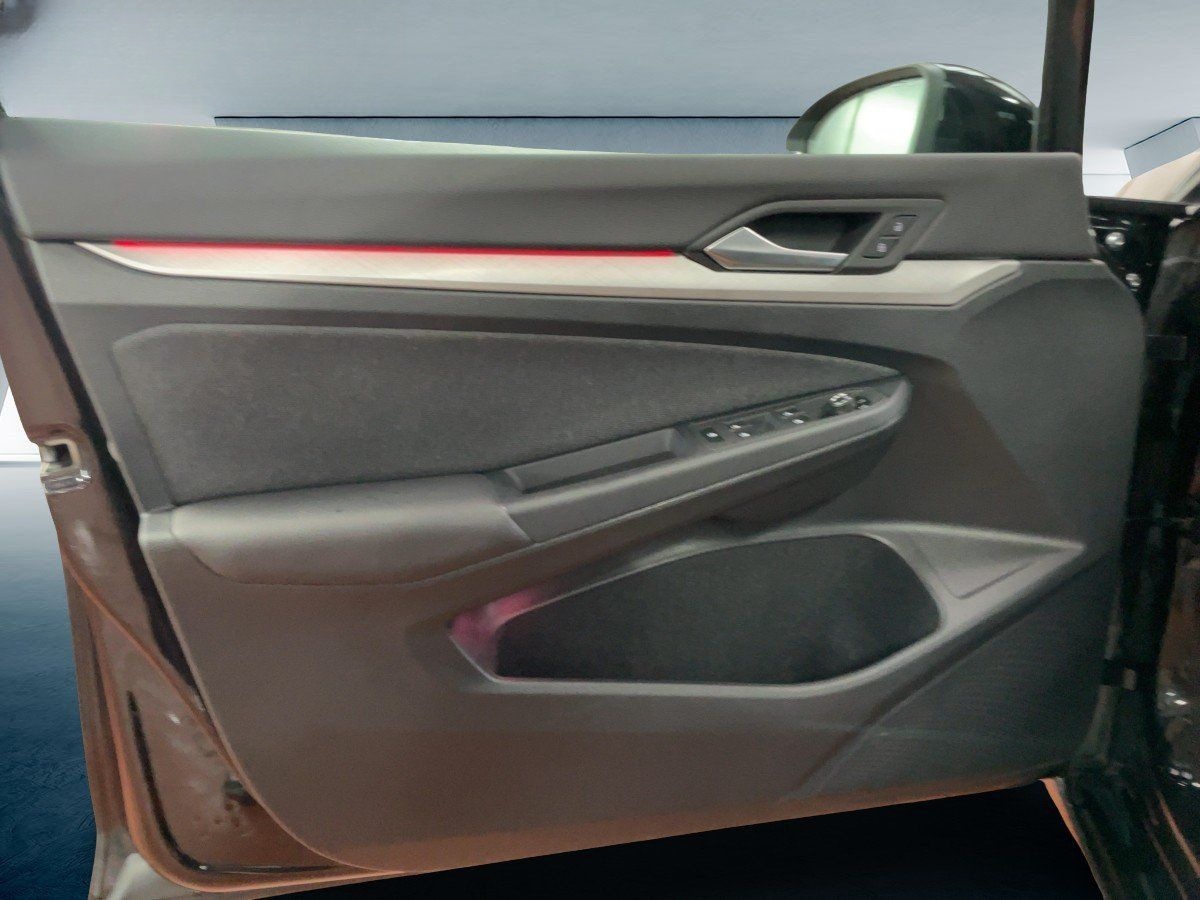 Volkswagen Golf Life APP+DAB+VIRT+LED+NAVI+PDC foto 18