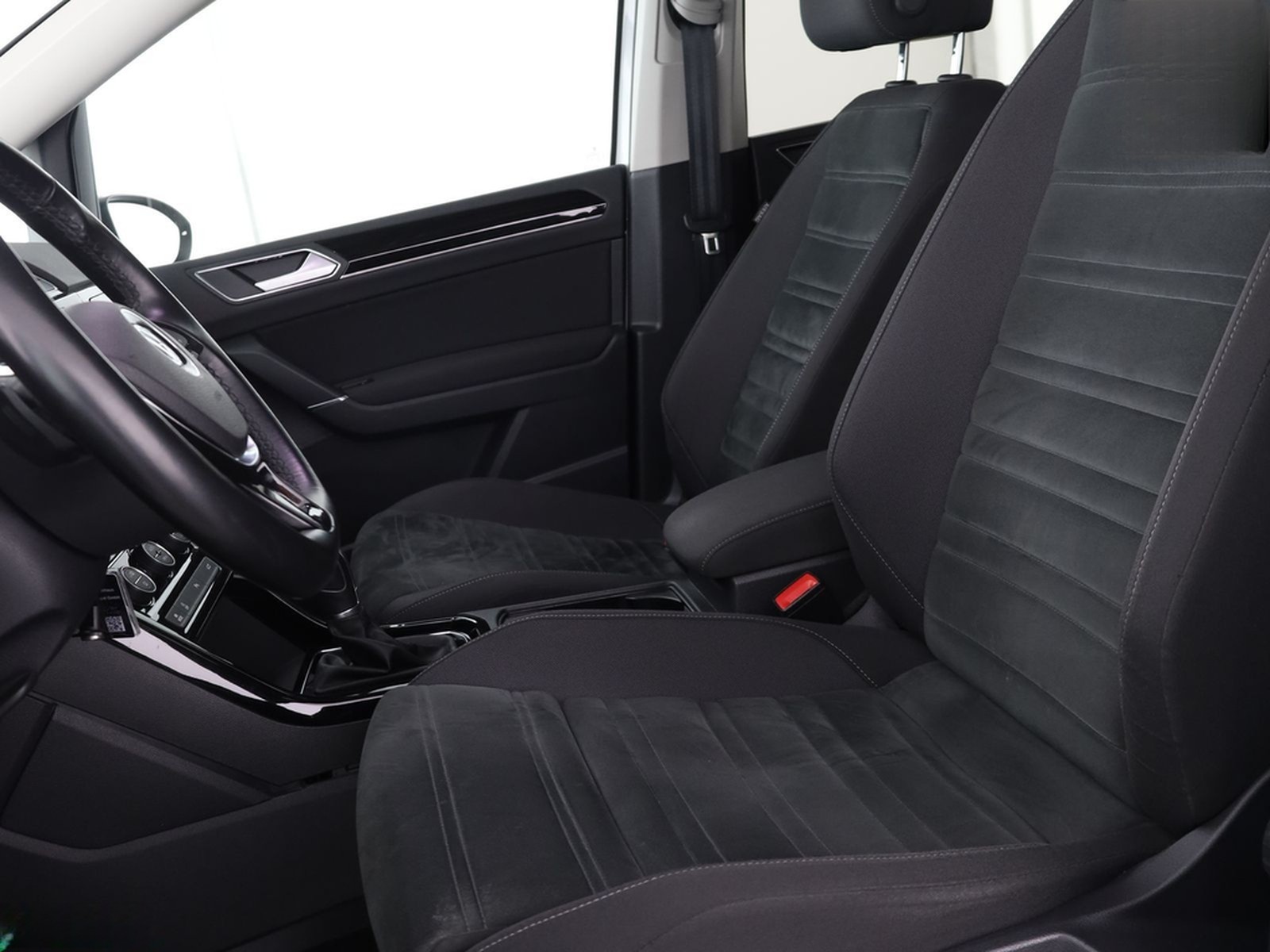 Volkswagen Touran 1.8 TSI HIGHLINE 7 SITZE MASSAGE,ACC,LED foto 10