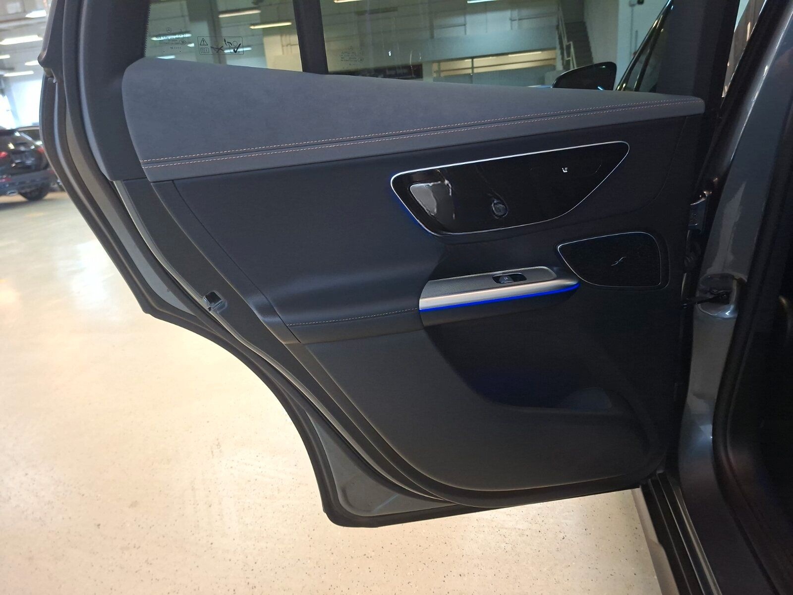 Mercedes-Benz EQE 300 Electric Art Pano Distr RüCam LED AHK foto 13
