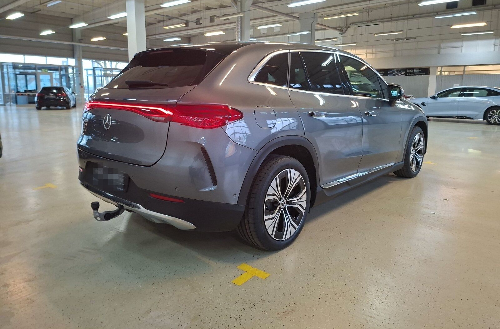 Mercedes-Benz EQE 300 Electric Art Pano Distr RüCam LED AHK foto 4