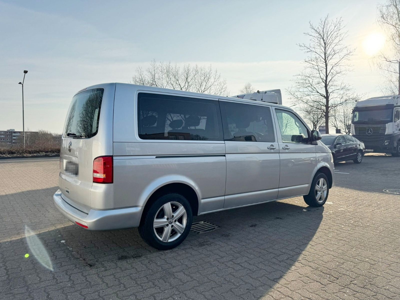 Volkswagen T5 Caravelle 2.0 TDI DSG NAVI*LED*9 STIZER!!! foto 4