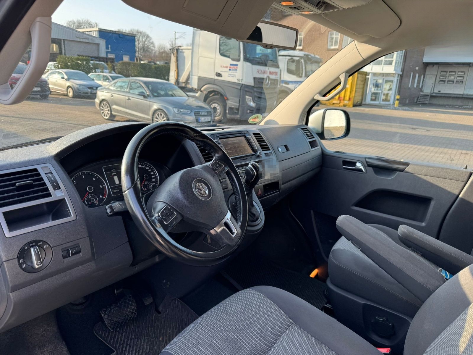 Volkswagen T5 Caravelle 2.0 TDI DSG NAVI*LED*9 STIZER!!! foto 6