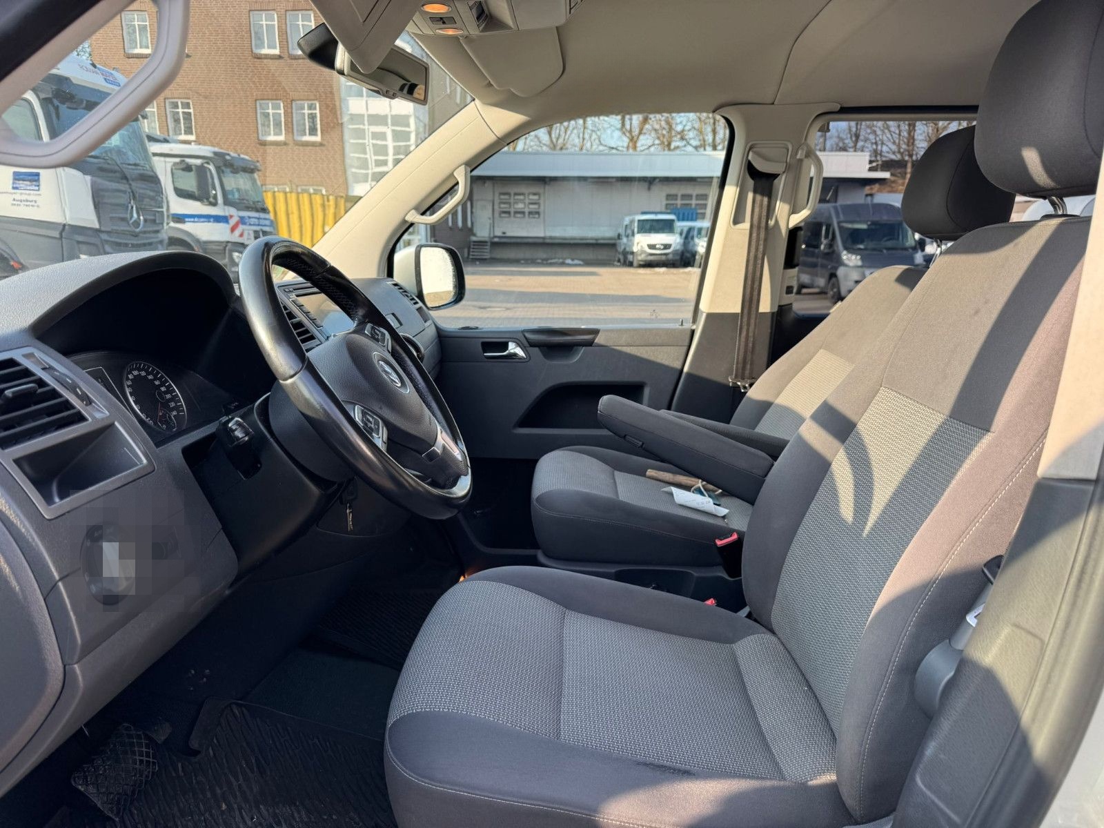 Volkswagen T5 Caravelle 2.0 TDI DSG NAVI*LED*9 STIZER!!! foto 8