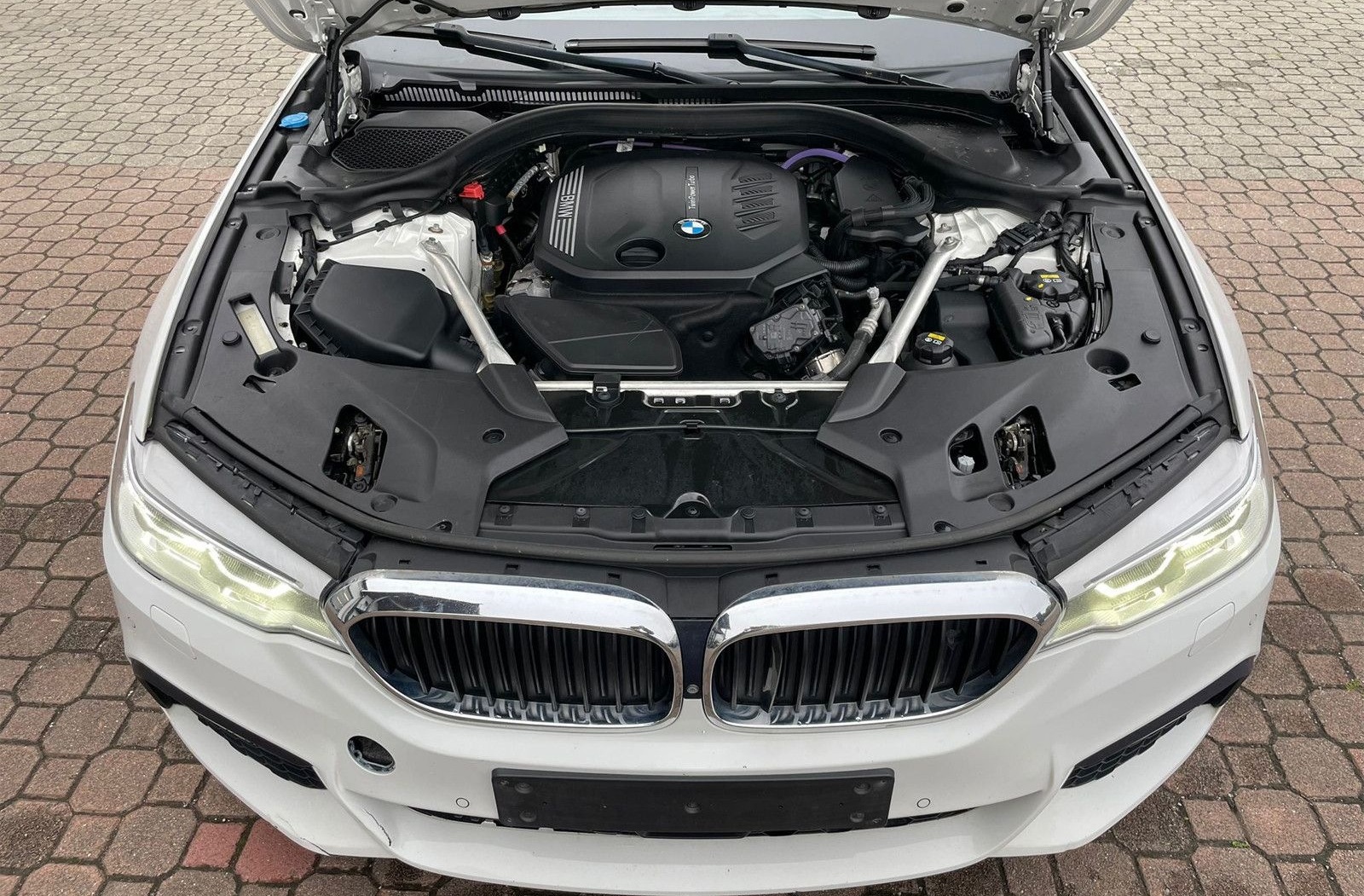 BMW 520d Touring xDrive M Sport*LED*AHK*Automatik foto 8