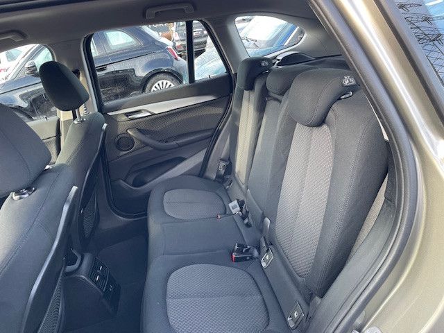 BMW X1 sDrive18i Advantage foto 11