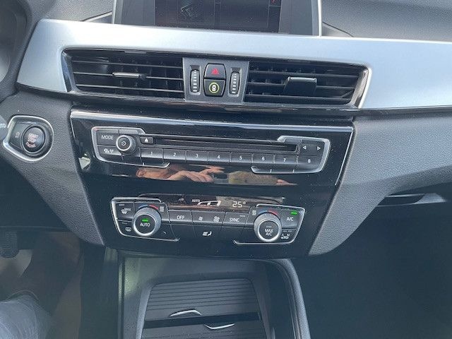 BMW X1 sDrive18i Advantage foto 12