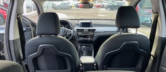 BMW X1 sDrive18i Advantage foto 16