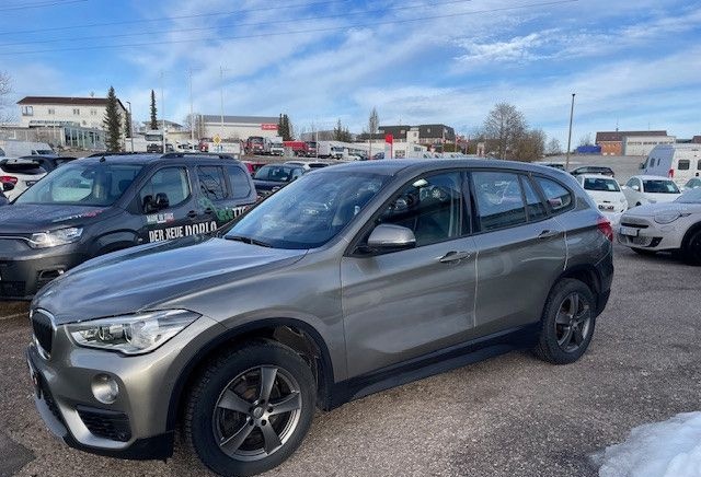 BMW X1 sDrive18i Advantage foto 4