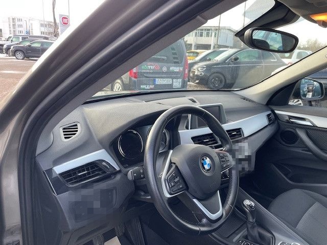 BMW X1 sDrive18i Advantage foto 9