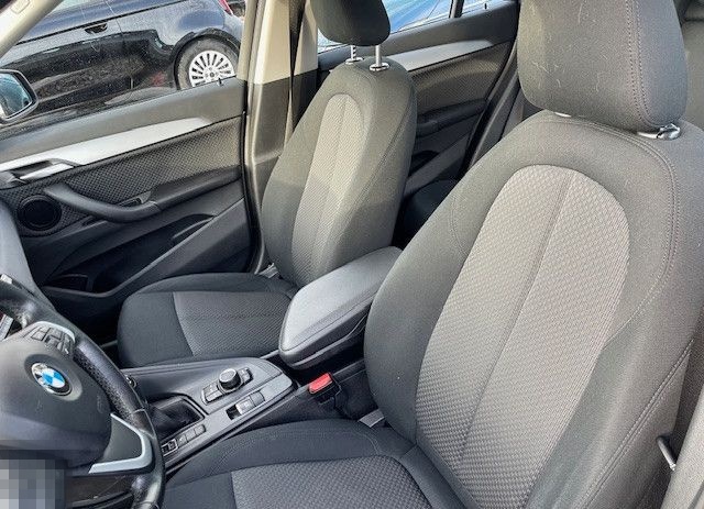BMW X1 sDrive18i Advantage foto 10