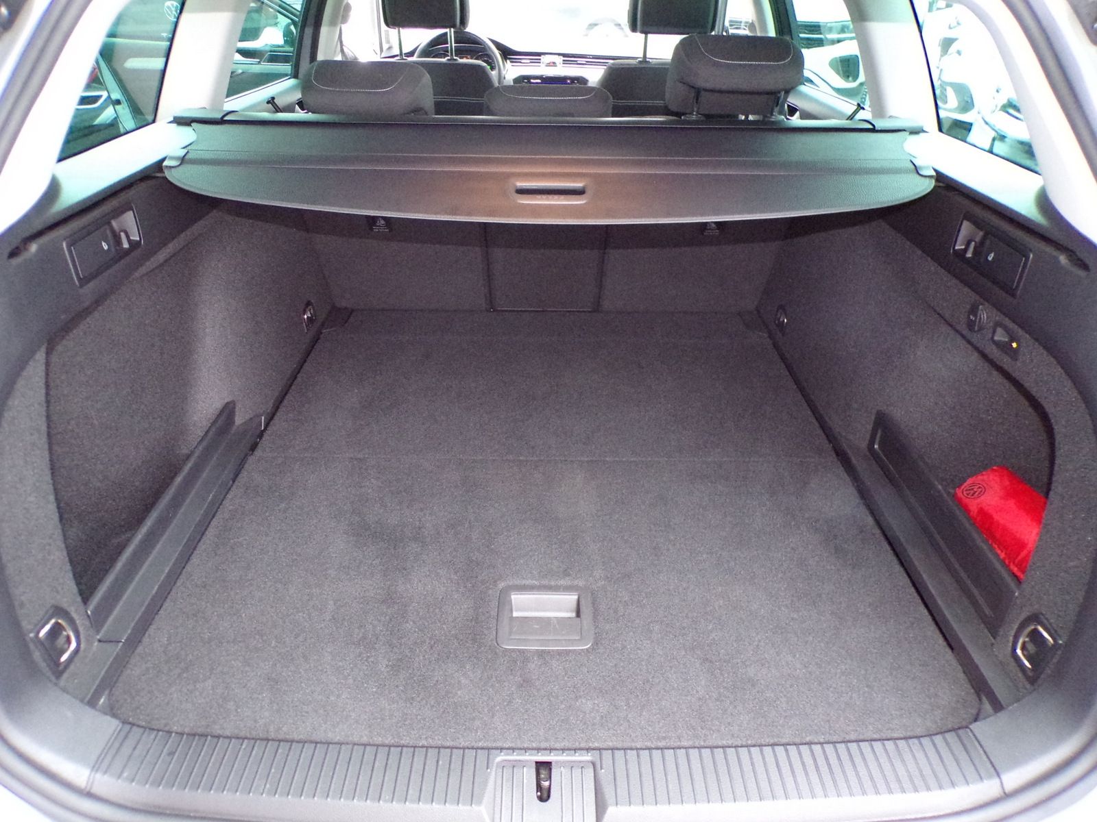 Volkswagen PASSAT VARIANT 2.0 TDI DSG BUSINESS / AHK+LED'S foto 22