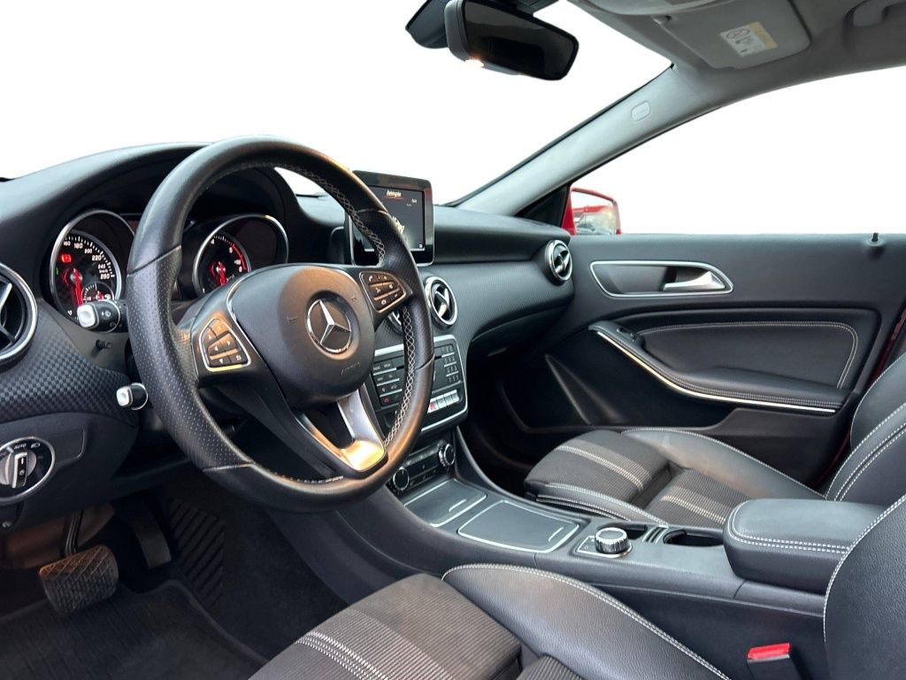 Mercedes-Benz A 180 d LED Navi SHZ Kam. KeyLess KlimaA LM PDC foto 9