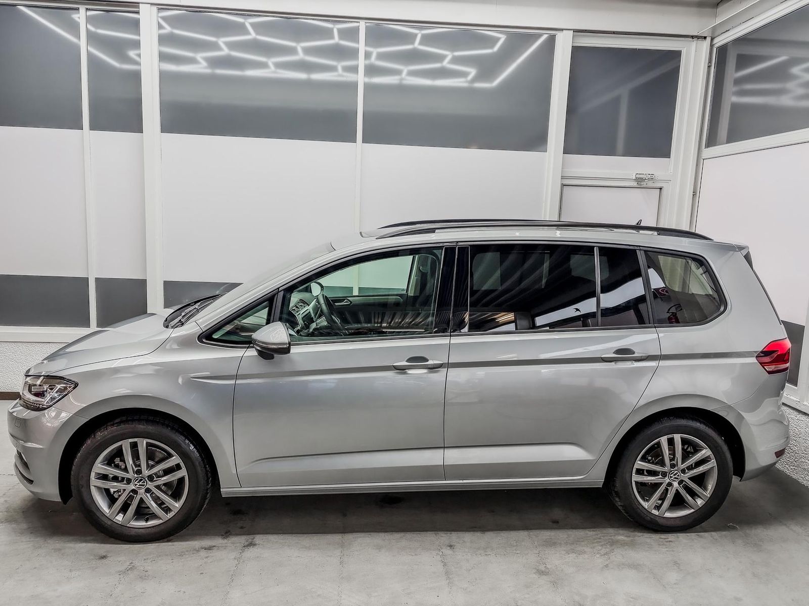 Volkswagen Touran Family DSG PANO KEYLESS ACC NAVI 1.5 T... foto 3