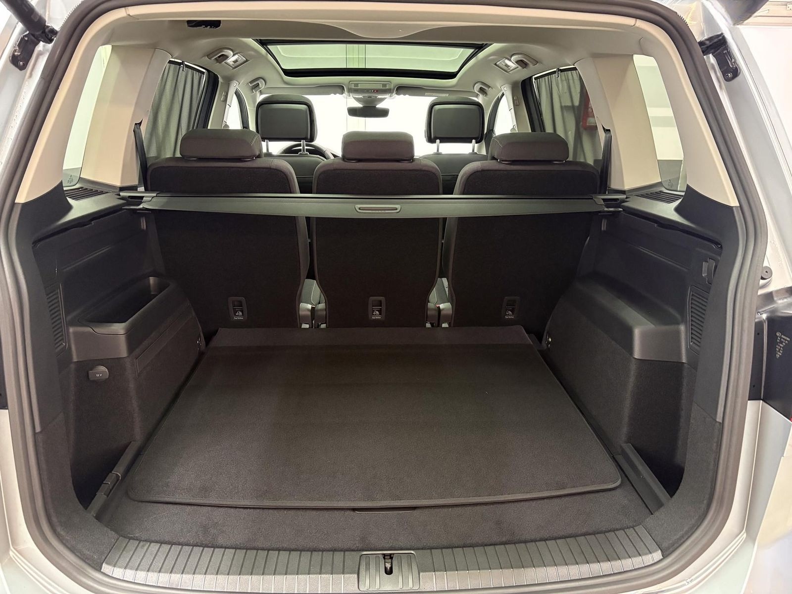 Volkswagen Touran Family DSG PANO KEYLESS ACC NAVI 1.5 T... foto 7