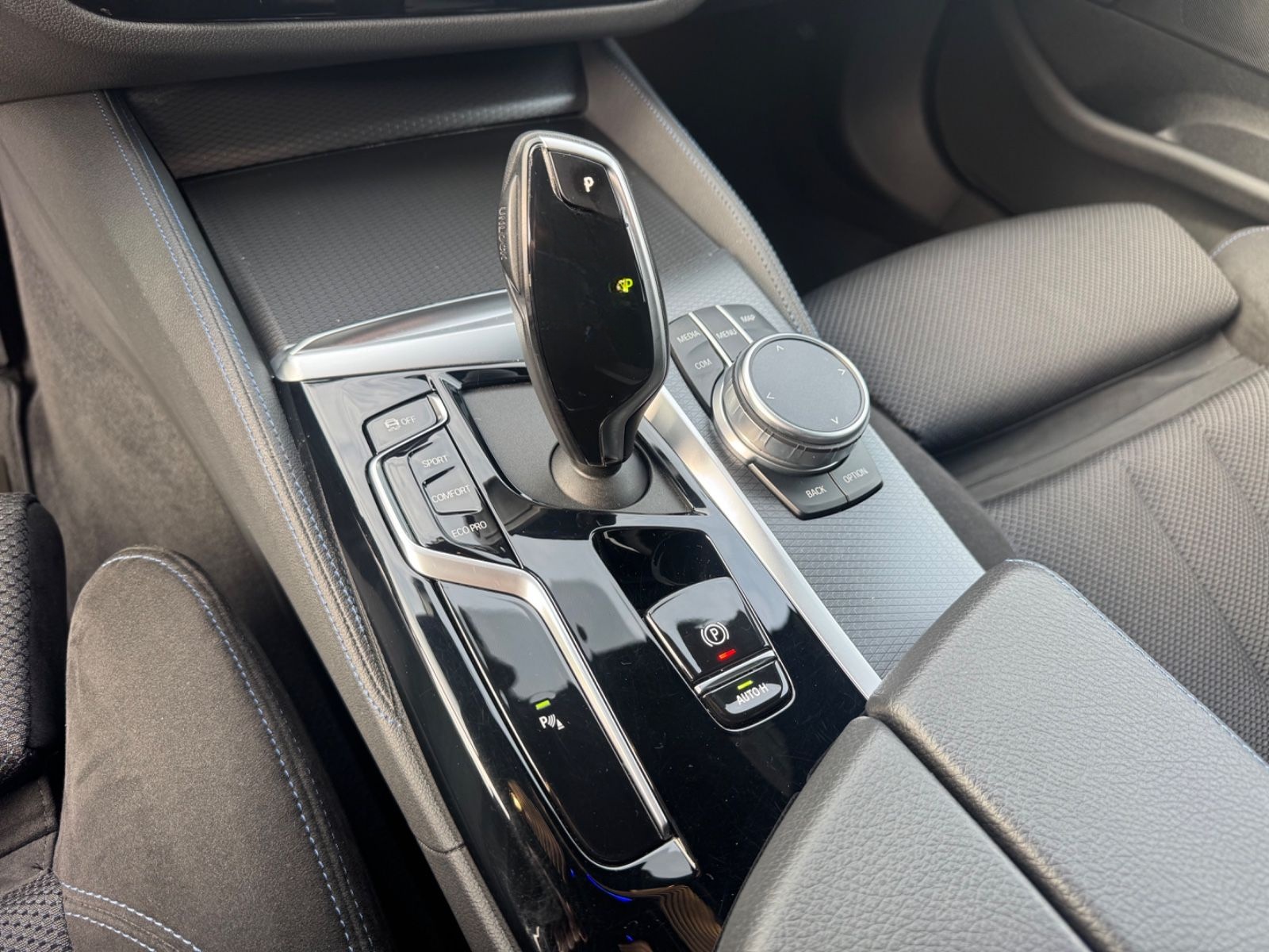 BMW 520 d M-Sportpacket | Live Cockpit| AHK| ACC|DAB foto 23