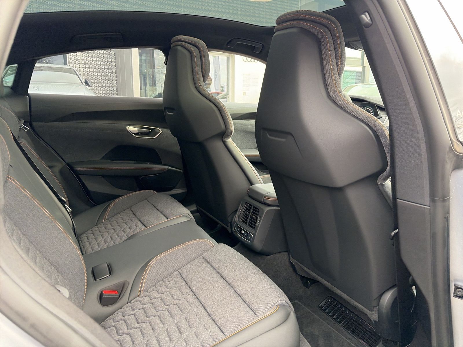 Audi e-tron GT S qu. Black/Facelift/Pano/Laser/HuD/AC foto 15