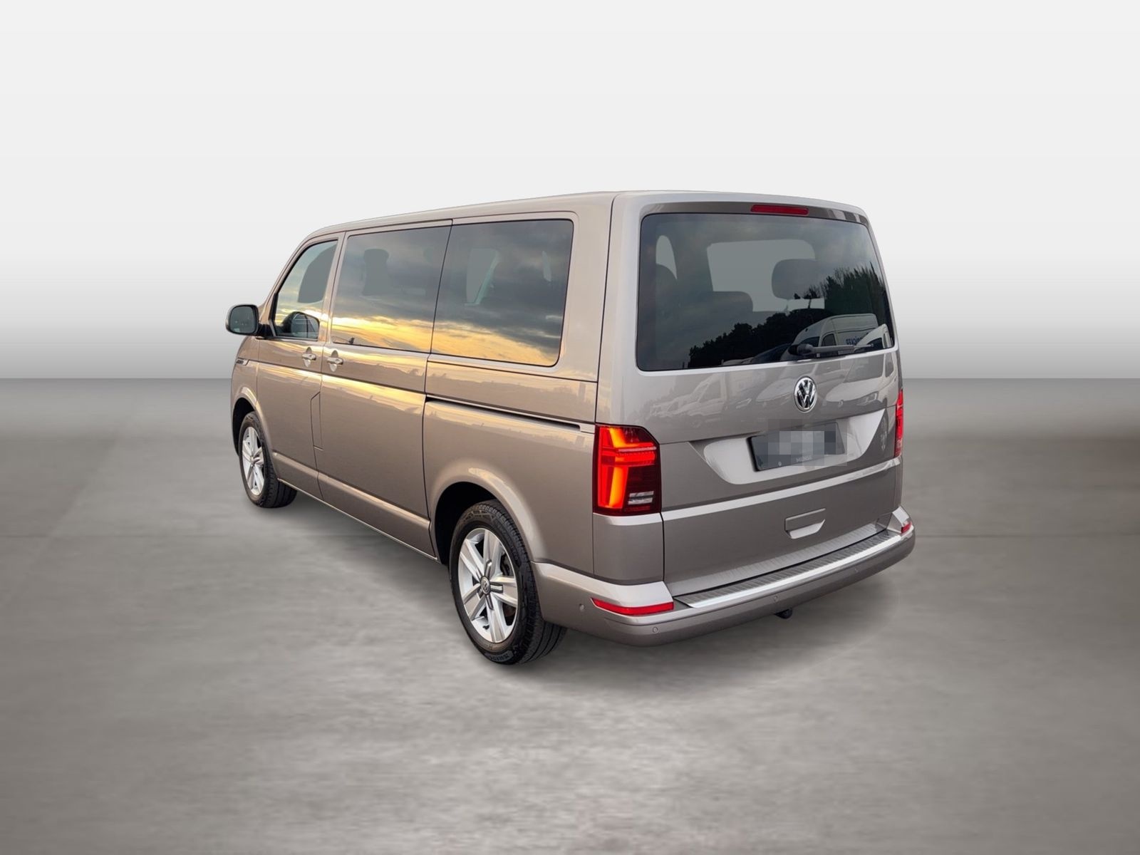 Volkswagen T6.1 Multivan Transporter 2.0 TDI 4Motion 4MOTIO foto 3