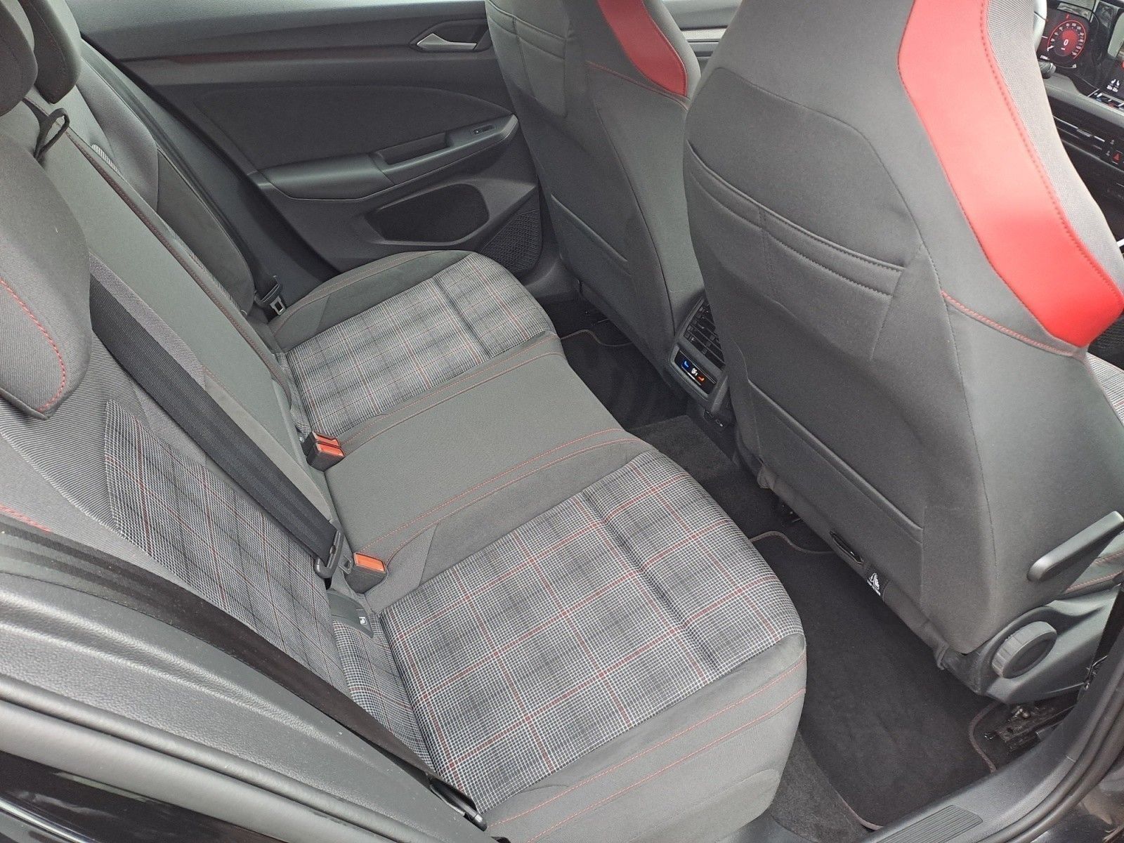 Volkswagen Golf GTI 2.0 TSI *LED*CARPLAY* foto 14