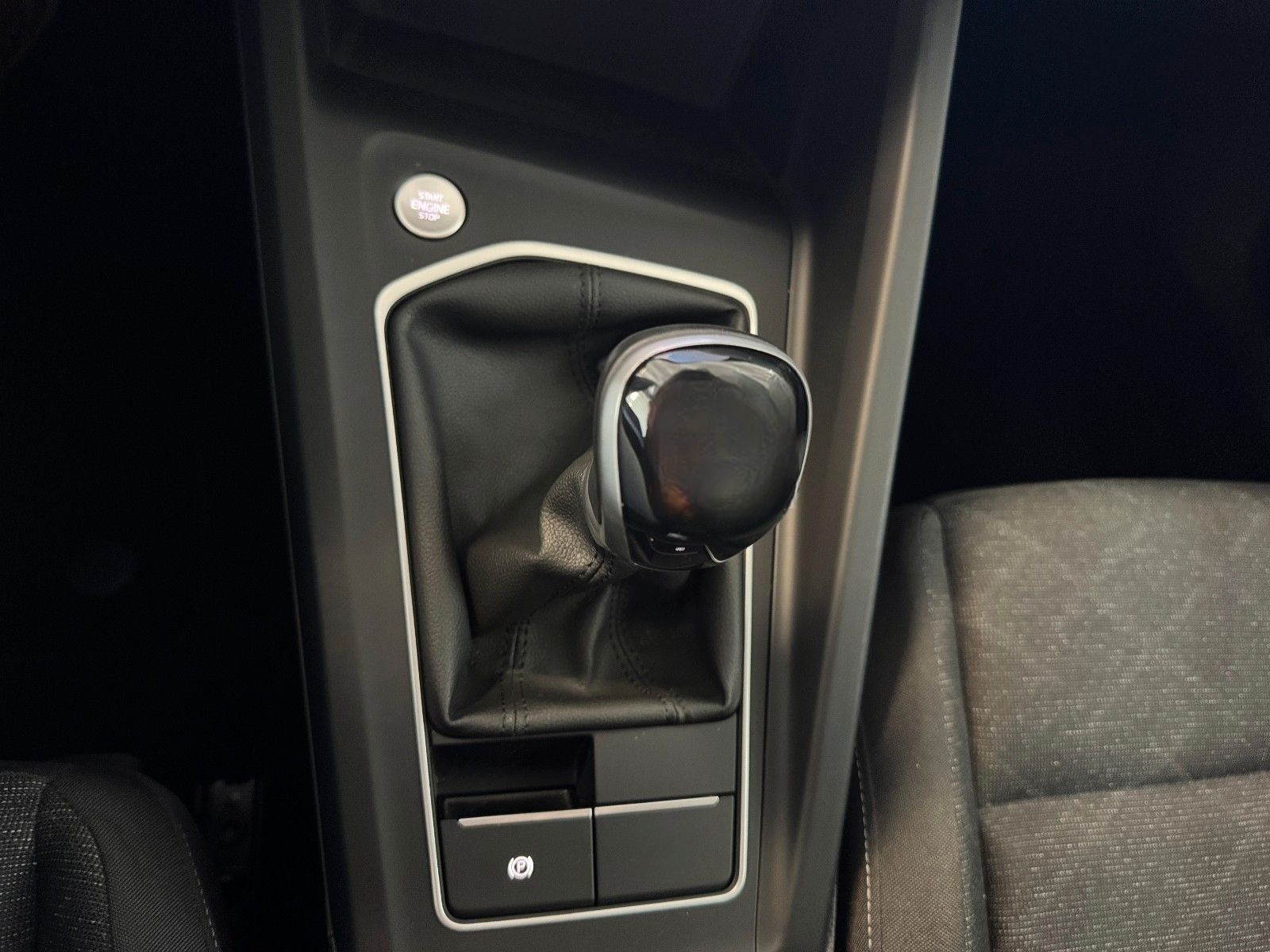 Volkswagen Golf 8 2.0 TDI Life | Navi | ACC | Induktiv foto 18