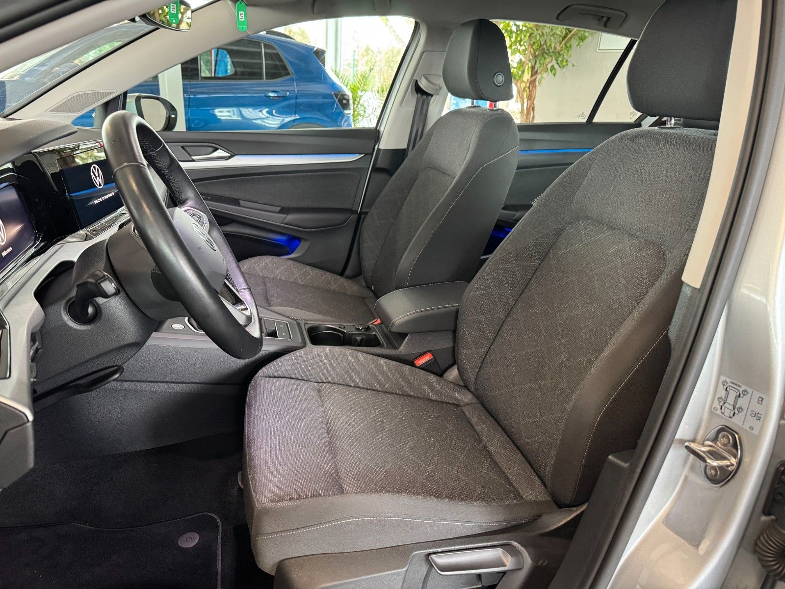 Volkswagen Golf 8 2.0 TDI Life | Navi | ACC | Induktiv foto 9