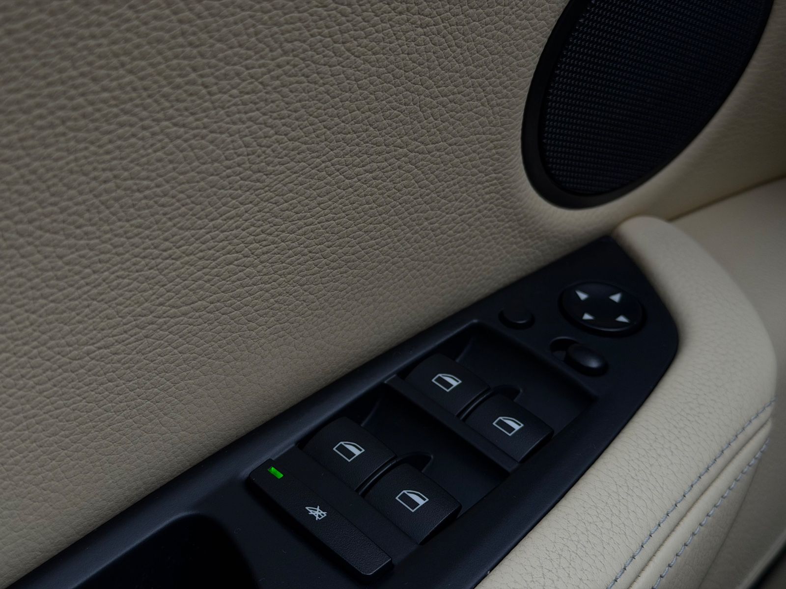 BMW X5 xDrive50i Sport AHK°HEAD-UP°SOFT-CLOSE°KAMERA foto 27