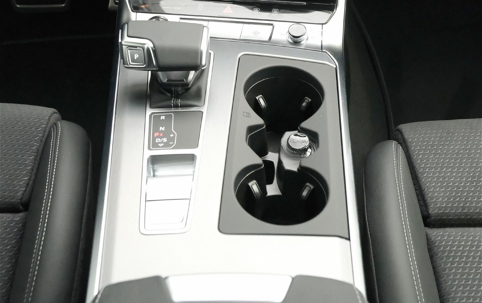 Audi A6 Avant 40 TDI quattro S line foto 14