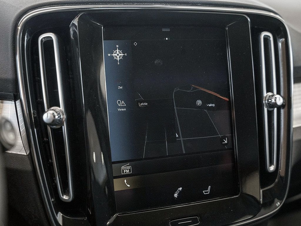 Volvo XC40 T3 Momentum Pro KAMERA NAVI W-LAN AHK LED foto 11