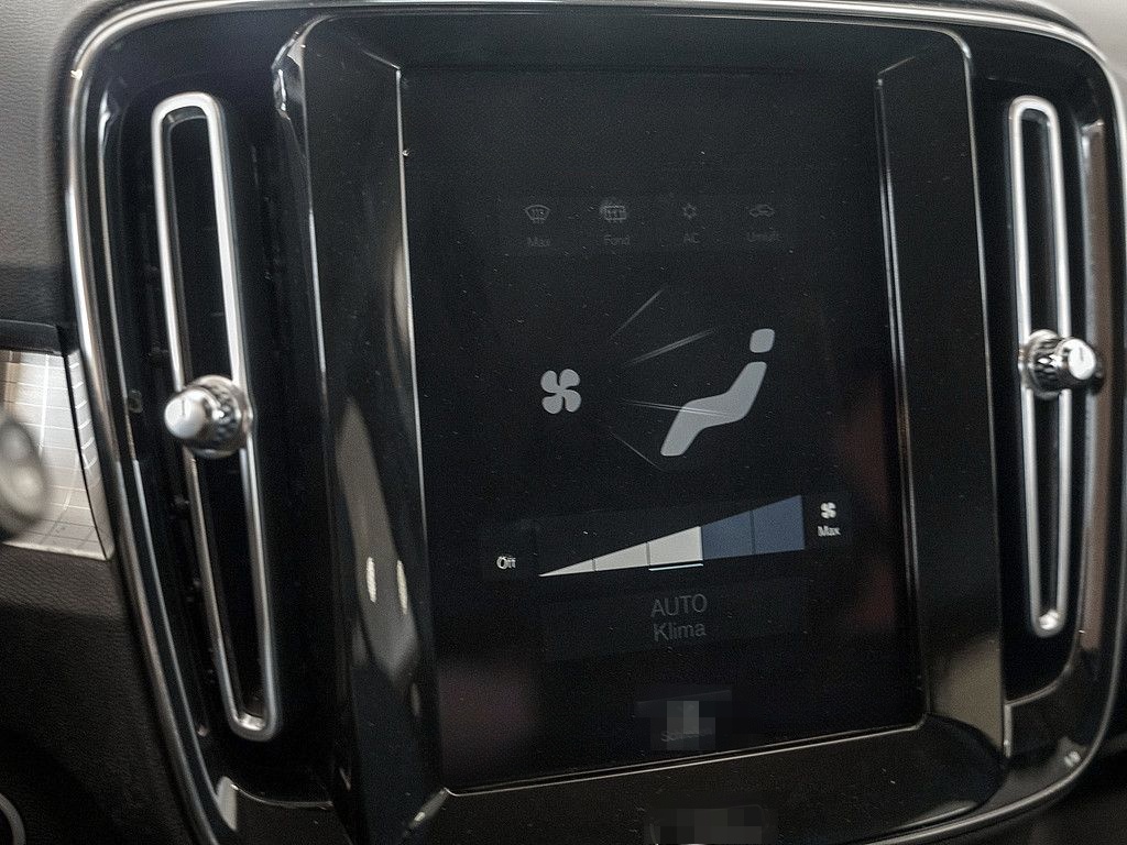 Volvo XC40 T3 Momentum Pro KAMERA NAVI W-LAN AHK LED foto 14