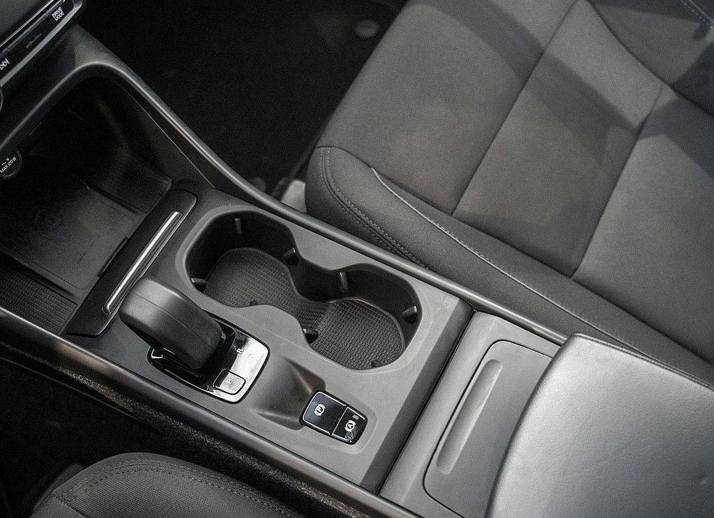 Volvo XC40 T3 Momentum Pro KAMERA NAVI W-LAN AHK LED foto 18